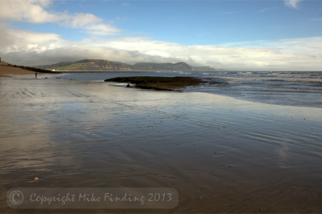 Tide out on Lyme Regis Beach - photo